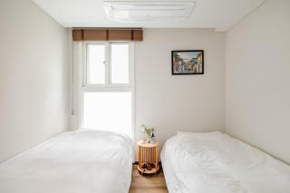 Seoul Jongno, Zenith House, New Construction, Parking Available, One Month StayRelaxation in the city center, 10 minutes to Gyeongbokgung Palace, 10 minutes to Gwanghwamun, City Hospital - 5