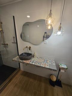 ALMI Guest House - 4