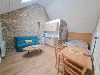 apartment with large garden - 0