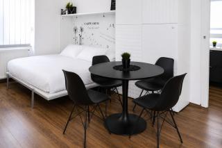 Octagon Main Square Apartment - 7