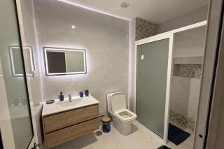 Lenny's Guest House - 5