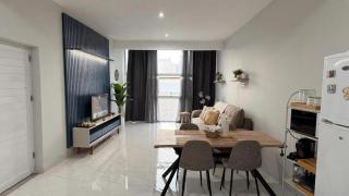 Lenny's Guest House - 1