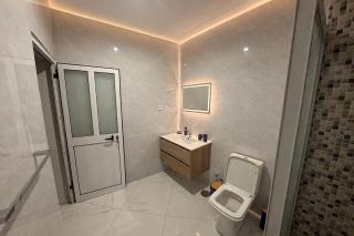 Lenny's Guest House - 1