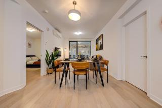 Elegant Montreal Escape - Near Metro & Dining - 3