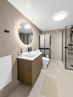 Villa with 3 Bedrooms, Private Patio and Free Parking Malmo - 2
