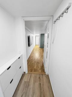 Villa with 3 Bedrooms, Private Patio and Free Parking Malmo - 7