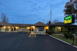 Queen's Motel Blenheim Near Lake Erie ON - 8