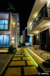 New Luxury Oasis w/Pool+Hot tub @ Arikays Homes - 3