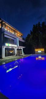 Saffire Beach Resort and Glamping - 9