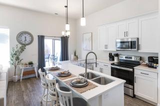 Modern 3BR Home - Pool, Private Hot Tub, Fire Pit, xBox - 7