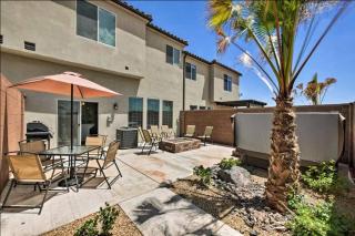 Modern 3BR Home - Pool, Private Hot Tub, Fire Pit, xBox - 9