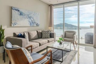 Luxe Oceanfront Condo in Camino al Mar - 9