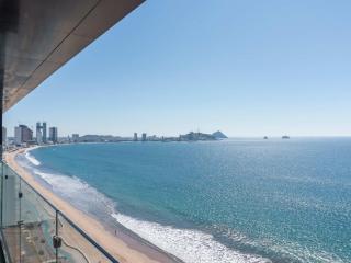 Beautiful Condo on the Malecón - 4