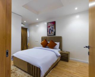 Lovely 3 bed Life Camp Apartment- Sleeps 6 - 5