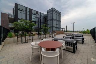 Luxury 3BR Suite with Private Balcony and Panoramic Views - 4