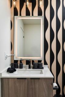 Luxury 3BR Suite with Private Balcony and Panoramic Views - 1