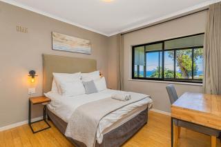 Sundrenched 2 bed 2 bath apartment + sea views - 5