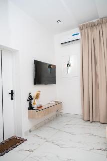 Crest Apartment - 0