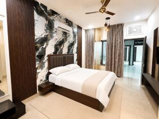 Hotel Nicholus Crest Lodge - 1