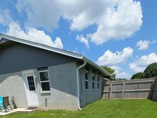 Bentonville Basecamp - Near Trails & Downtown - 2