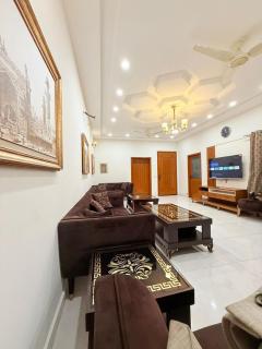 Rainbows Cloud apartment-Retreat the modern universal 1 BHK apartment - 3