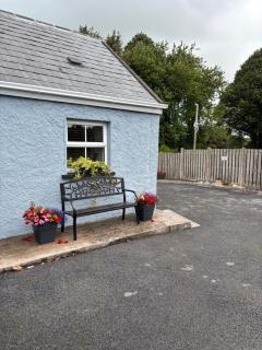 Charming 3 bedroom cottage with a large enclosed garden - 5