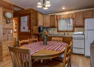 Ashwood Cabin Resort Lake Beach Kayaks & More - 8
