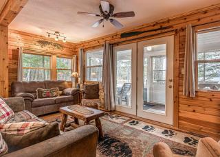 Ashwood Cabin Resort Lake Beach Kayaks & More - 5