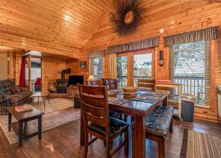 Pinewood Cabin Resort Lake Beach Kayaks & More - 8
