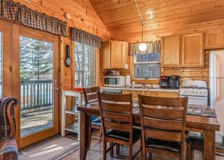 Pinewood Cabin Resort Lake Beach Kayaks & More - 4