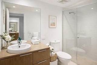 Townsville CBD Stadium 2BR 2BA w Pool Spa & Parking - 6