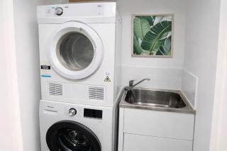 Townsville CBD Stadium 2BR 2BA w Pool Spa & Parking - 3