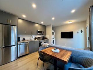 Pet-friendly Walk-Up Condo with Pool & Hot tub! - 7