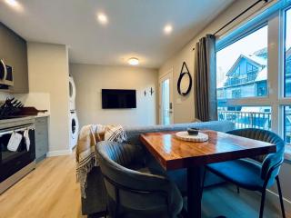 Pet-friendly Walk-Up Condo with Pool & Hot tub! - 3