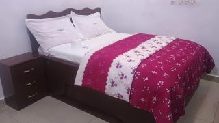 Extra large room - Sky Blue Guest House Buea - 8