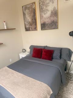 Modern Downtown Loft, Gym, Sauna, WIFI, Walkable - 1