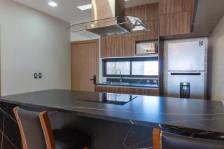 Luxury Apartment with Pool and Ocean Views - 1