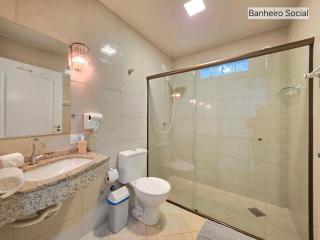 Casa Ampla com Piscina, 4 Quartos Bairro Nobre - 2