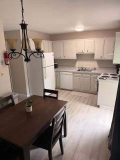 PSU 2br 2ba Townhome w Parking Near Campus Stadium - 1