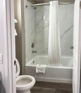 Motel 6-Enfield, CT - Hartford - 3