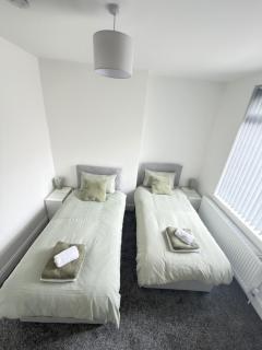 Contractors, Holiday House, Free Parking, 3 bedroom , sleeps 6 - 6