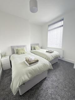 Contractors, Holiday House, Free Parking, 3 bedroom , sleeps 6 - 5