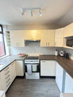 Contractors, Holiday House, Free Parking, 3 bedroom , sleeps 6 - 2
