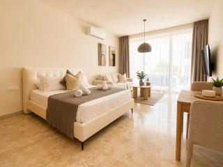 Avalon Gardens A008 - Designer Resort Studio - 0