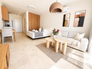 Avalon Gardens A008 - Designer Resort Studio - 2