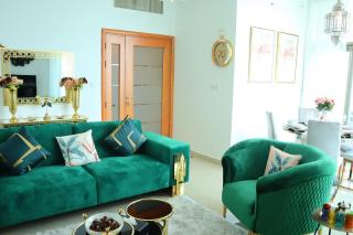 Modern 1BR Oasis - Sleek City Haven - 3