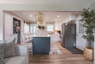 Luxury 3BR Pond View Home with Gameroom - 6