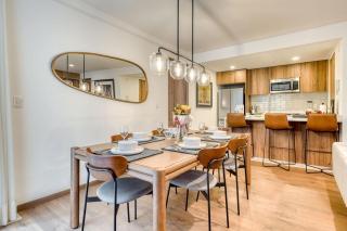 Chic 2BR in Condesa Rooftop Pool Fast WiFi - 5