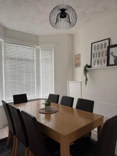Luxury Home For 7 Best For Contractors & Families - 3