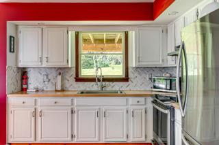 Bangor Countryside Retreat w/ Gorgeous Views - 3